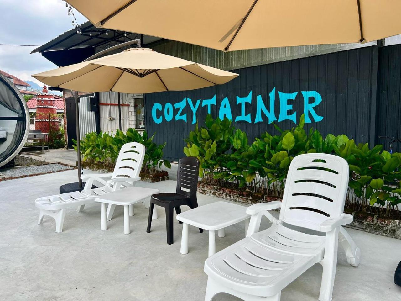 Reserve The Cozytainer Wisma tamu