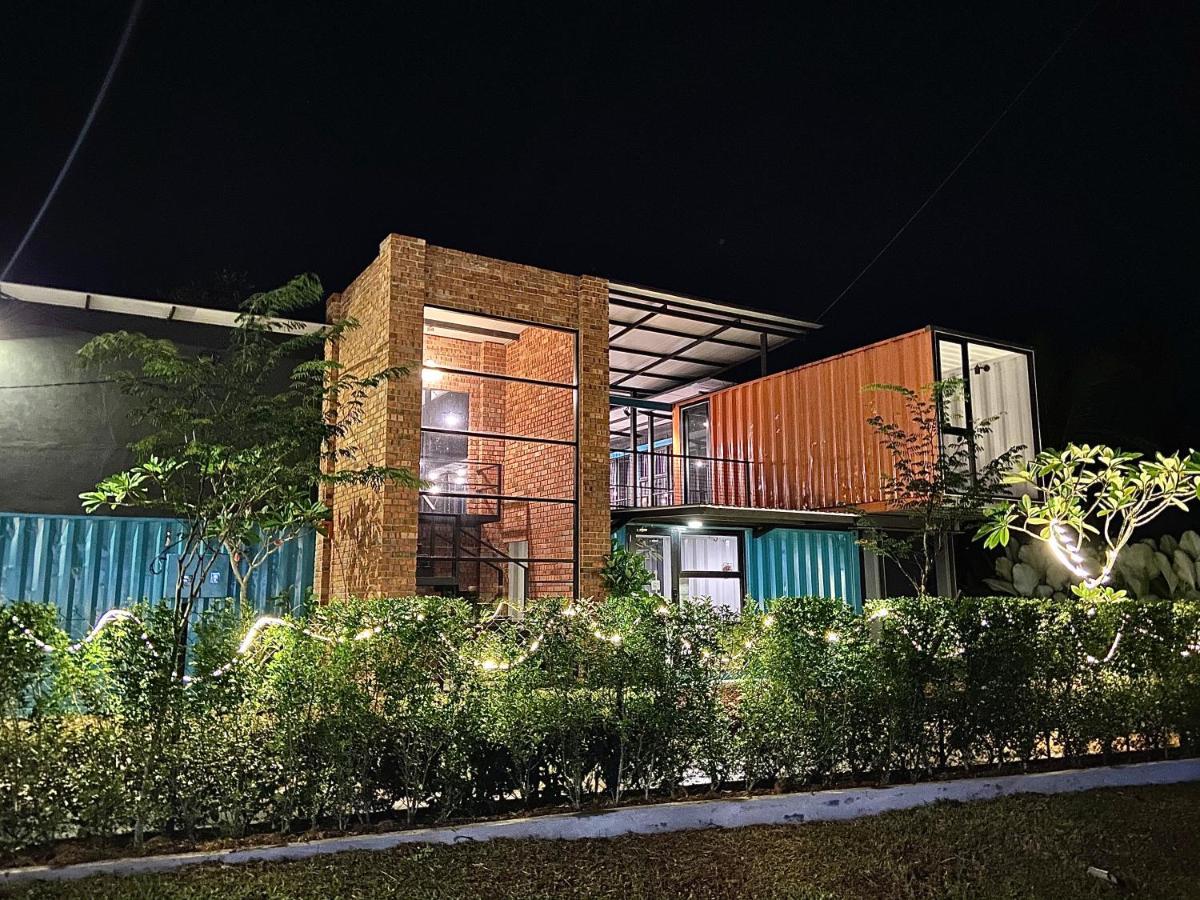 Wisma tamu Reserve The Cozytainer *